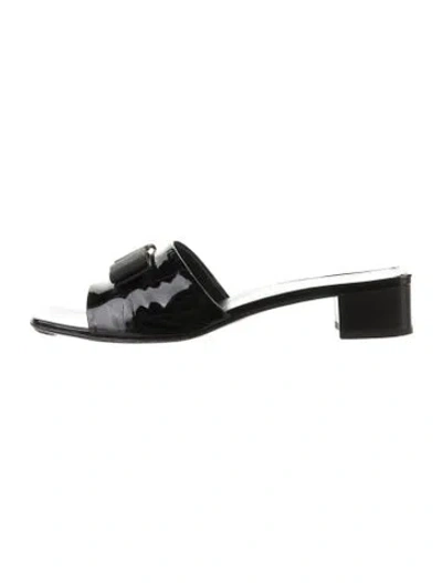 Pre-owned Ferragamo Patent Leather Bow Accents Slides In Black