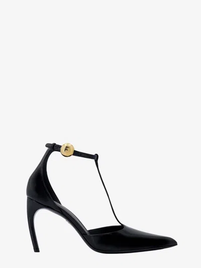 FERRAGAMO PATENT LEATHER DÉCOLLETÉ