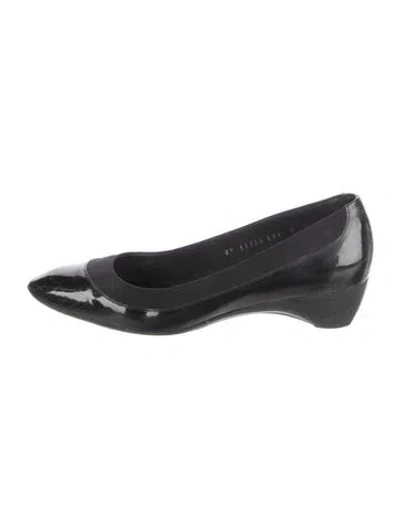 Pre-owned Ferragamo Patent Leather Flats In Black