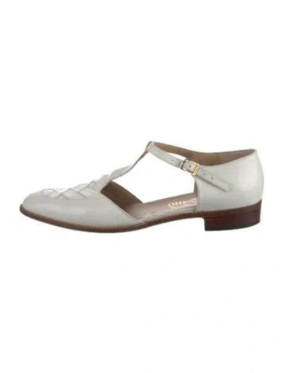 Pre-owned Ferragamo Patent Leather Flats In White