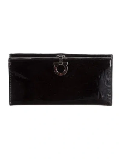 Pre-owned Ferragamo Patent Leather Graphic Print Continental Wallet In Black