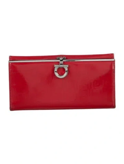 Pre-owned Ferragamo Patent Leather Graphic Print Continental Wallet In Red
