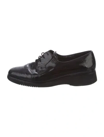 Pre-owned Ferragamo Patent Leather Oxfords In Black