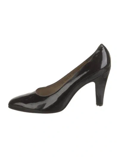 Pre-owned Ferragamo Patent Leather Pumps In Black