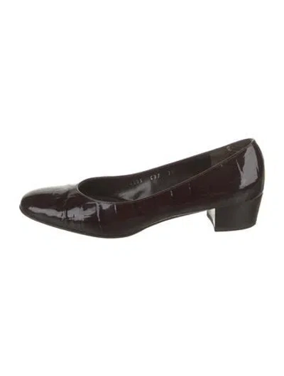 Pre-owned Ferragamo Patent Leather Pumps In Black