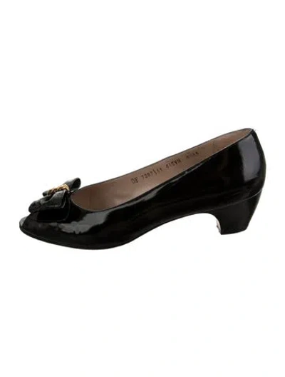 Pre-owned Ferragamo Patent Leather Pumps In Black