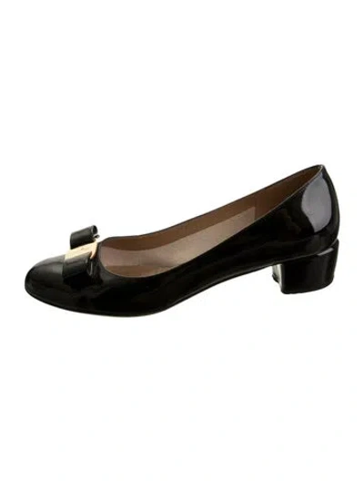 Pre-owned Ferragamo Patent Leather Pumps In Black