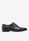Ferragamo Plain Toe Oxford Shoes In Calf Leather In Black