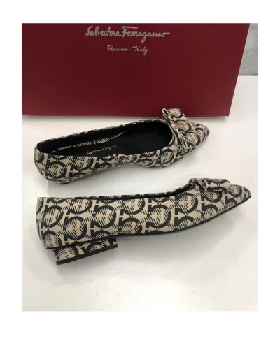 FERRAGAMO POINTED FLAT SHOES