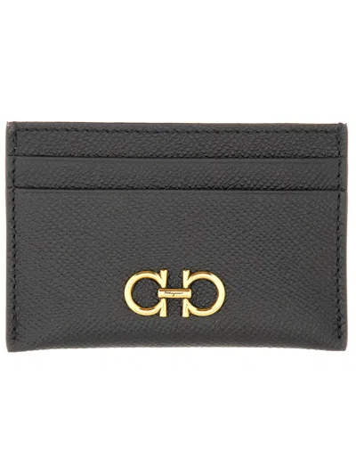 Ferragamo Gancini Pebbled-leather Card Holder In Black