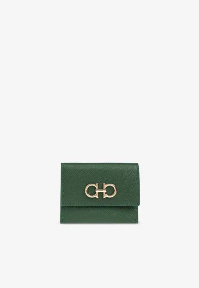 Ferragamo Portacarte Gancini Leather Wallet In Green