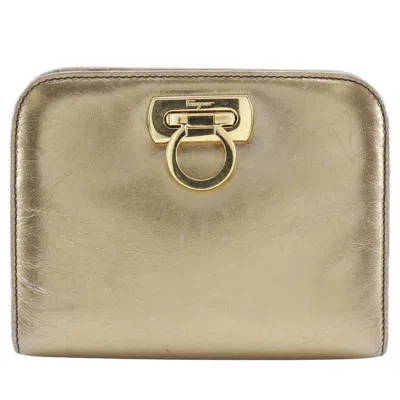 Pre-owned Ferragamo () In Gold