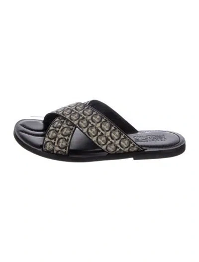 Pre-owned Ferragamo Printed Slides In Neutral