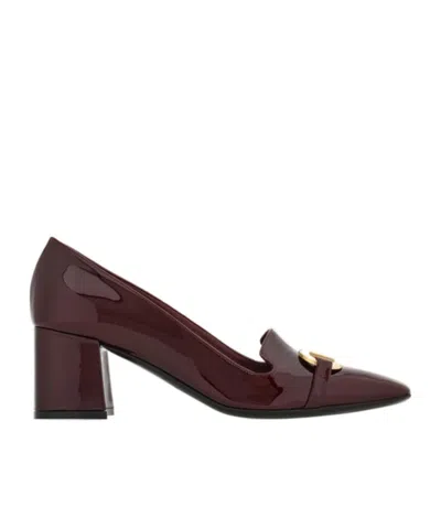 Ferragamo Pump With Gancini Ornament In Red