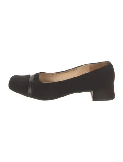 Pre-owned Ferragamo Pumps In Black