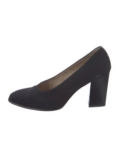 Pre-owned Ferragamo Pumps In Blue