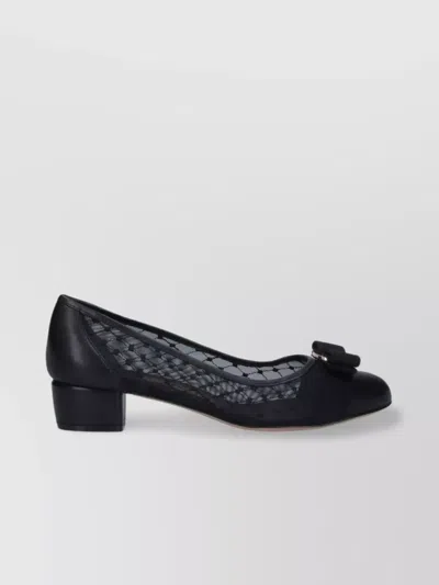 Ferragamo Quilted Round Toe Ballerina Shoes With Bow In Black