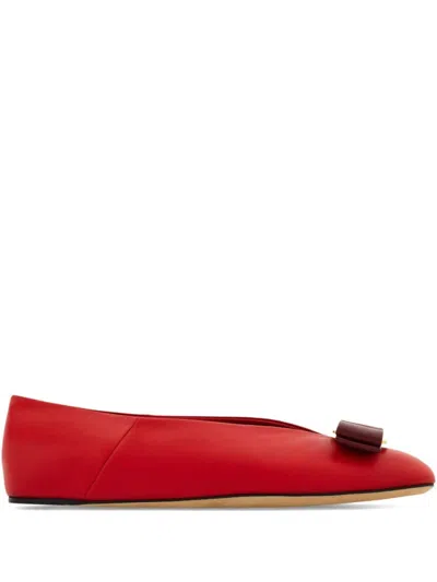 Ferragamo Vanna Bow Detail Flat Sole Ballerina In Red