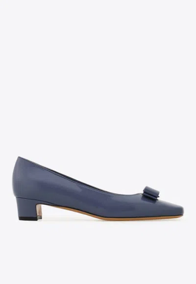 Ferragamo Rirri 30 Iconic Bow Nappa Leather Pumps In Gray