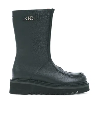 Ferragamo Round Head Zipper Boots In Black