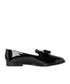 Ferragamo Glossy Patent Leather Low-heeled Pumps In Black
