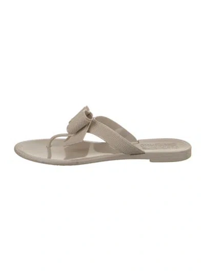 Pre-owned Ferragamo Rubber Bow Accents Flip Flops In Neutrals