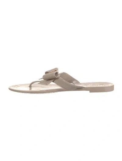 Pre-owned Ferragamo Rubber Bow Accents Flip Flops In Neutrals