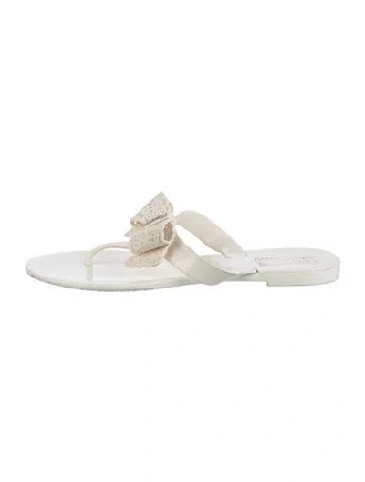 Pre-owned Ferragamo Rubber Bow Accents Flip Flops In White
