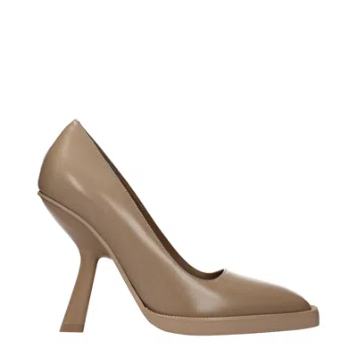 Ferragamo Anser X5 Leather Pumps In Neutral