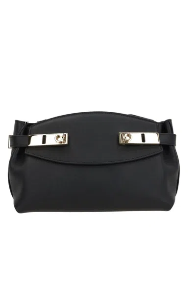 Ferragamo Small Hug Leather Pouch In 005 Nero || Nero