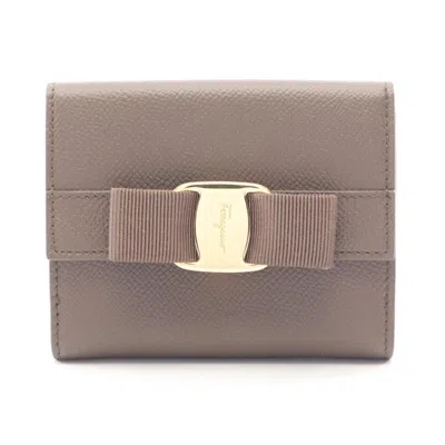 Pre-owned Ferragamo Salvatore  Beige Leather Wallet (bi-fold) ()