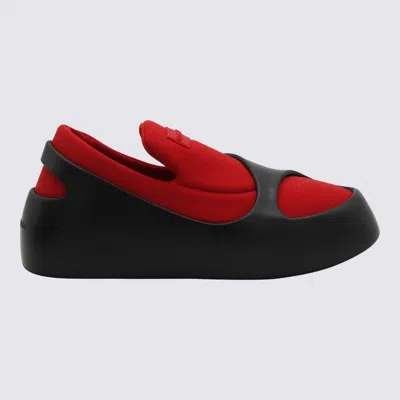 FERRAGAMO SALVATORE FERRAGAMO BLACK AND RED LUNAR SNEAKERS