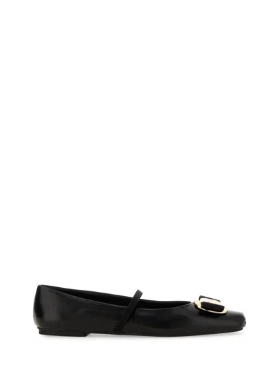 FERRAGAMO SALVATORE FERRAGAMO BLACK LEATHER FLATS