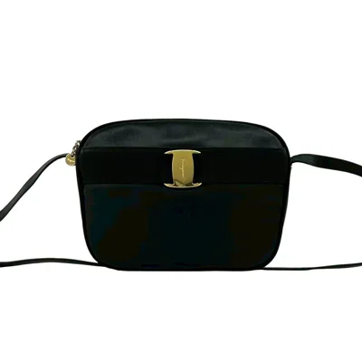 Pre-owned Ferragamo Salvatore  Black Leather Pochette Shoulder Bag ()