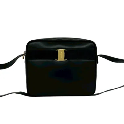 Pre-owned Ferragamo Salvatore  Black Leather Pochette Shoulder Bag ()