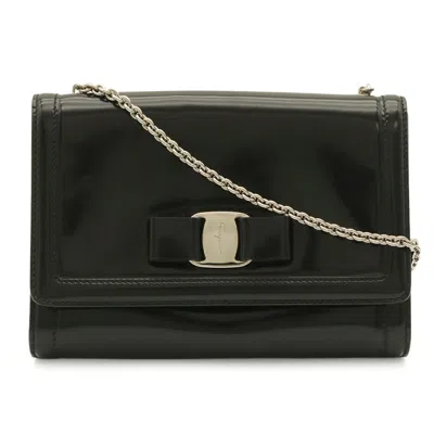 Pre-owned Ferragamo Salvatore  Black Patent Leather Pochette Shoulder Bag ()