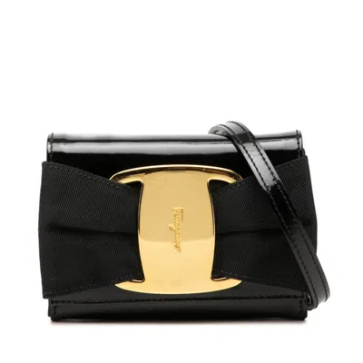 Pre-owned Ferragamo Salvatore  Black Patent Leather Pochette Shoulder Bag ()