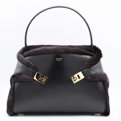FERRAGAMO SALVATORE FERRAGAMO BLACK LEATHER HUG S SHOULDER BAG