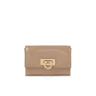 Ferragamo Portafoglio-tu Nd Salvatore  Female In White/beige