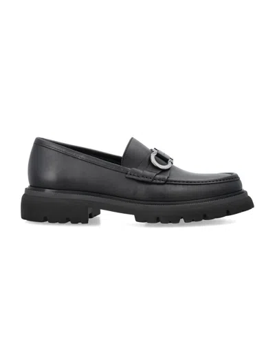 Ferragamo Elegant Cocoon Loafer With Iconic Detailing In Black