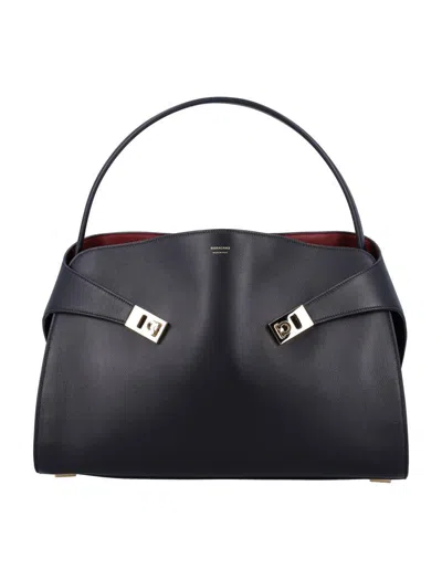 FERRAGAMO SALVATORE FERRAGAMO HUG BICOLOR SHOULDER BAG