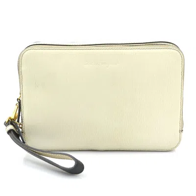 Pre-owned Ferragamo Salvatore  Ivory Leather Clutch Bag ()