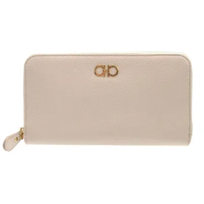 Pre-owned Ferragamo Salvatore  Ivory Leather Coin Purse/coin Case ()
