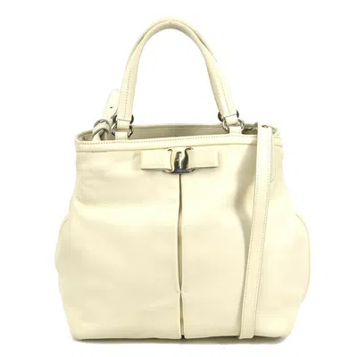 Pre-owned Ferragamo Salvatore  Ivory Leather Handbag Shoulder Bag () In White