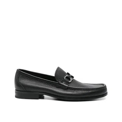 Ferragamo Gancini Pebbled-leather Loafers In Black