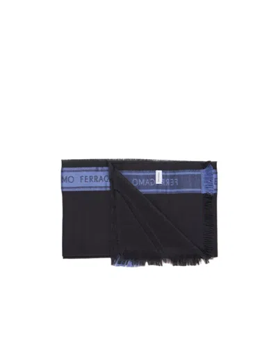 Ferragamo Salvatore  Logo-trim Fringed Scarf In Black