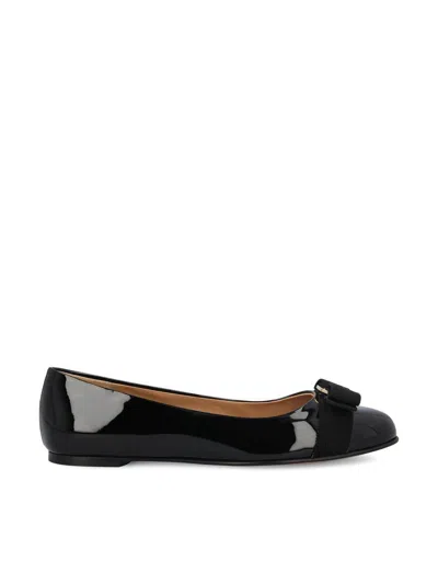 Ferragamo Varina Leather Ballerina Flat In Nero