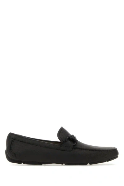 Ferragamo Front Buckle Leather Driver Loafers In Black