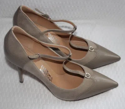 Pre-owned Ferragamo Salvatore  Nalia Pointed Toe T Strap Pumps Moss Suede Kid8.5us $625 In Green