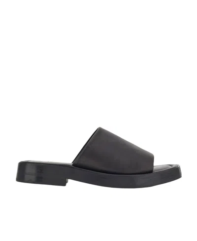 FERRAGAMO SALVATORE FERRAGAMO OPEN-TOE SLIP-ON SLIDES